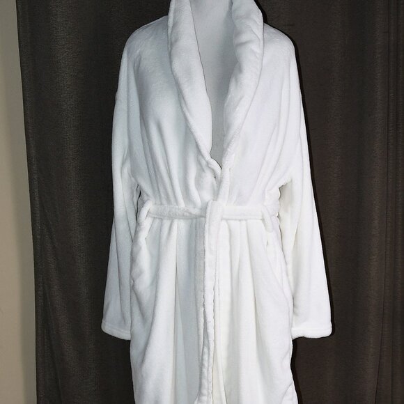 Hotel Fine Bath Fashions Luxury Plush White Robe - Unisex - Picture 1 of 6
